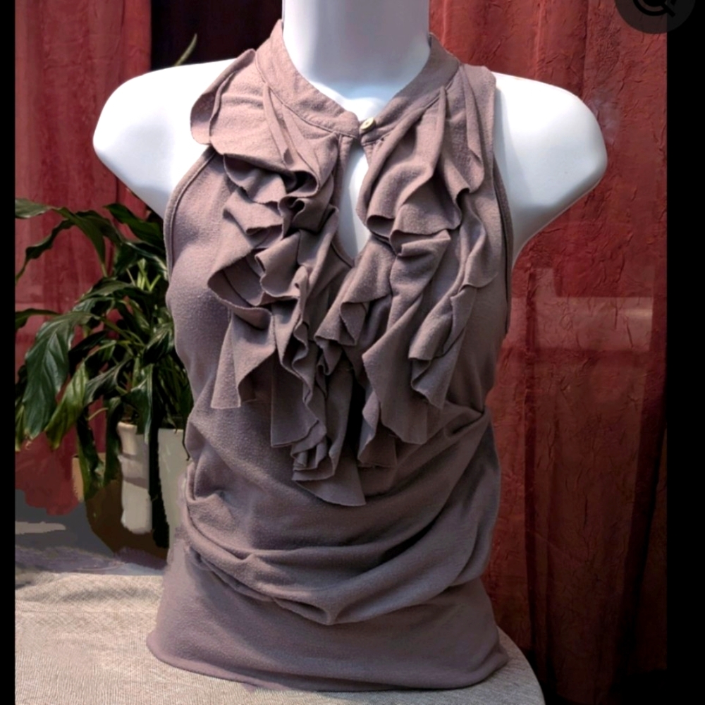 Mia De Andrea Fitted Tank Top with Ruffled Design and Mandarin Collar